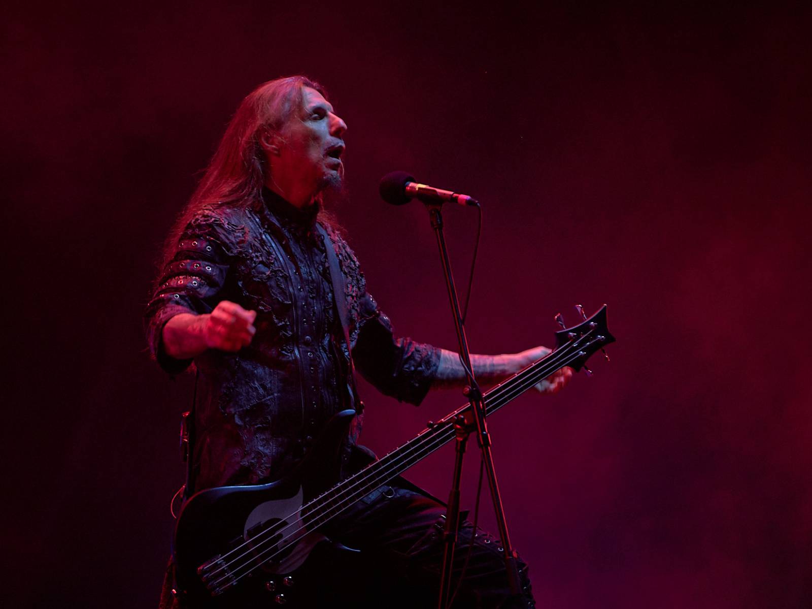 Masters of Rock, den druhý: Extravagantní show Tilla Lindemanna, řízný set Kanonenfieber a powermetalová smršť Illumishade