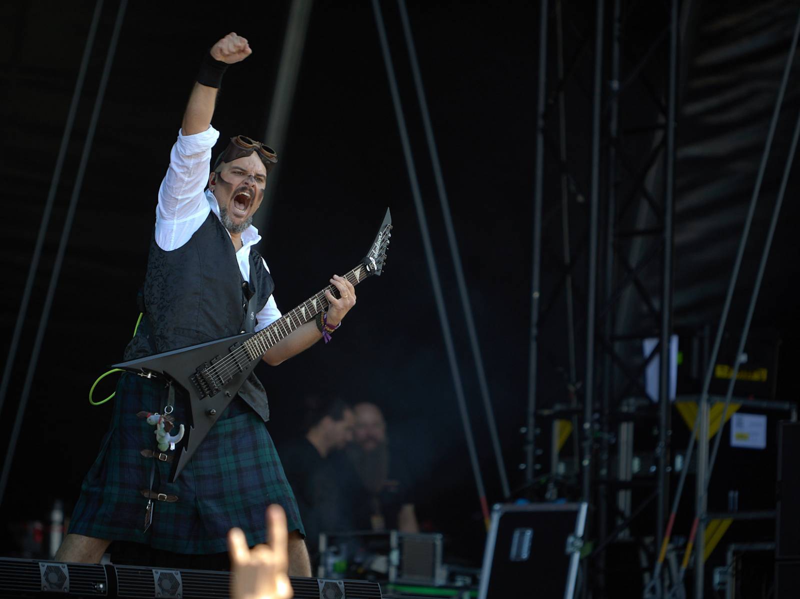 Masters of Rock, den druhý: Extravagantní show Tilla Lindemanna, řízný set Kanonenfieber a powermetalová smršť Illumishade