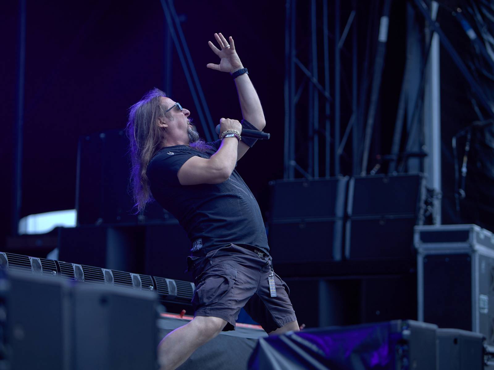 Masters of Rock, den druhý: Extravagantní show Tilla Lindemanna, řízný set Kanonenfieber a powermetalová smršť Illumishade