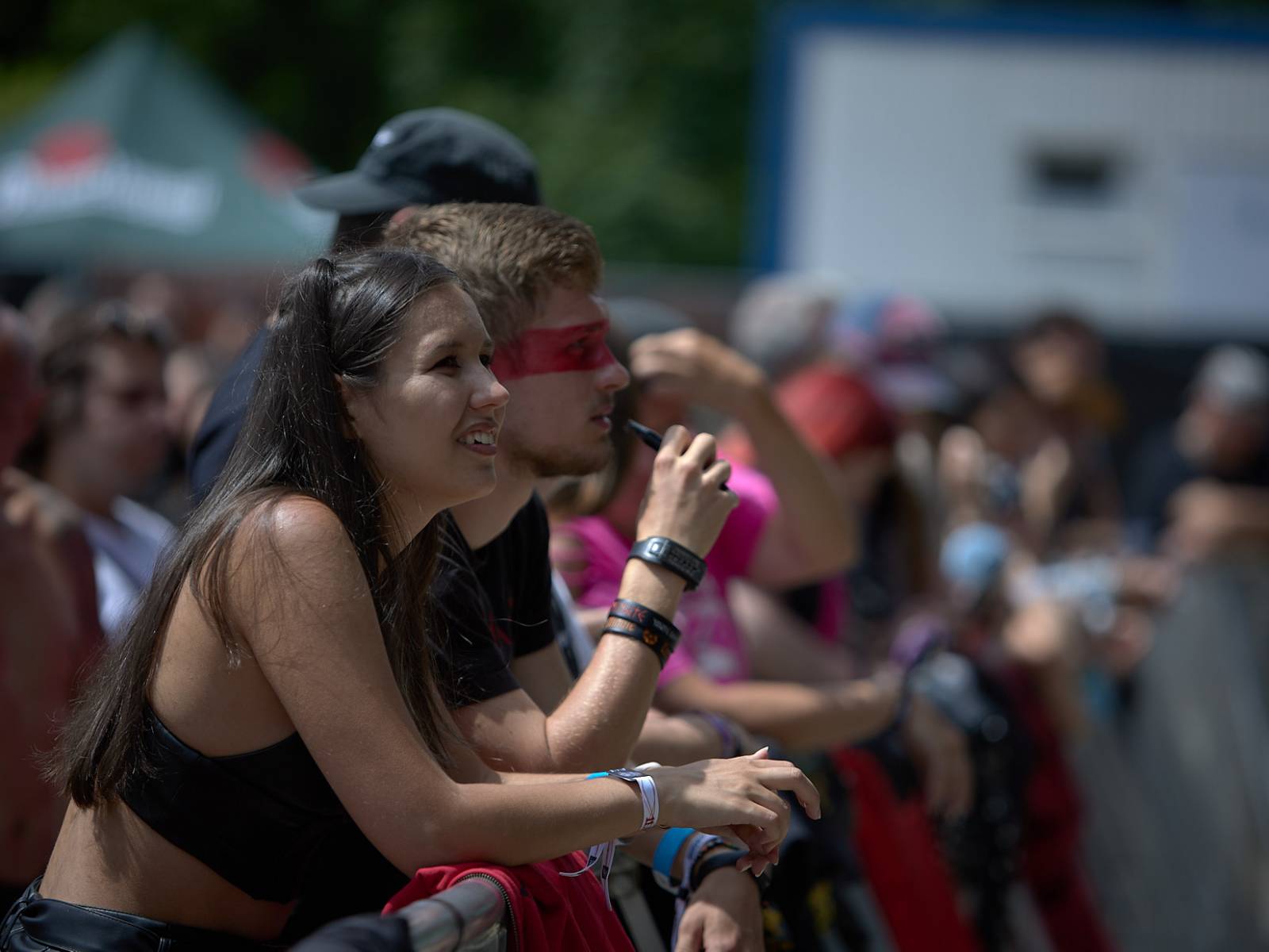 Masters of Rock, den druhý: Extravagantní show Tilla Lindemanna, řízný set Kanonenfieber a powermetalová smršť Illumishade