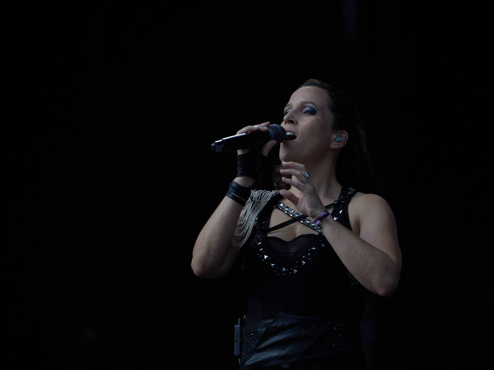 Masters of Rock, den druhý: Extravagantní show Tilla Lindemanna, řízný set Kanonenfieber a powermetalová smršť Illumishade