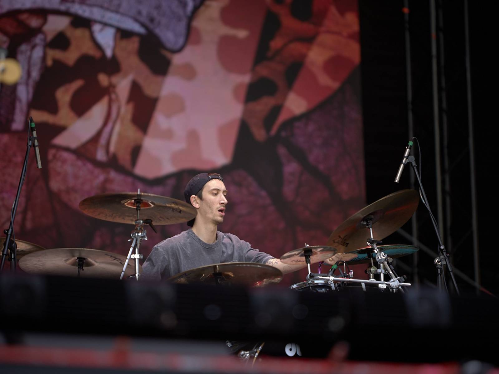 Masters of Rock, den druhý: Extravagantní show Tilla Lindemanna, řízný set Kanonenfieber a powermetalová smršť Illumishade