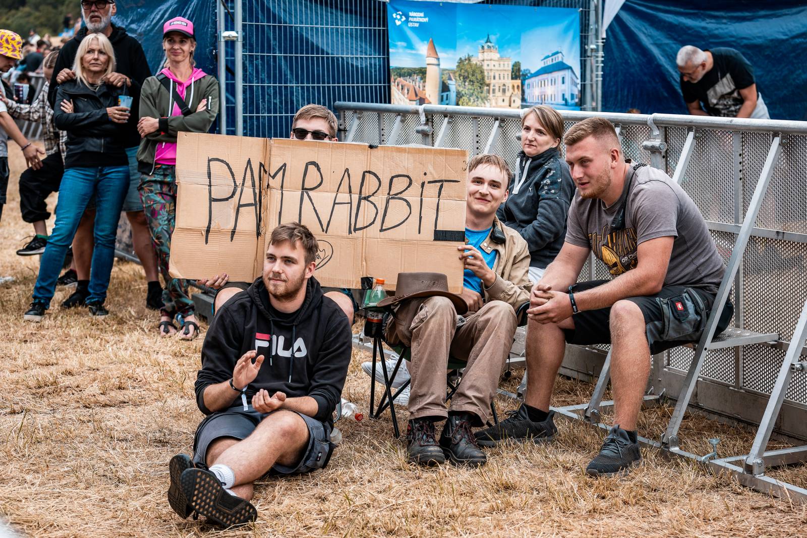 Hrady CZ se přesunuly na Točník. Dav rozvášnili Ben Cristovao, Marpo, Divokej Bill, Dymytry i Pam Rabbit