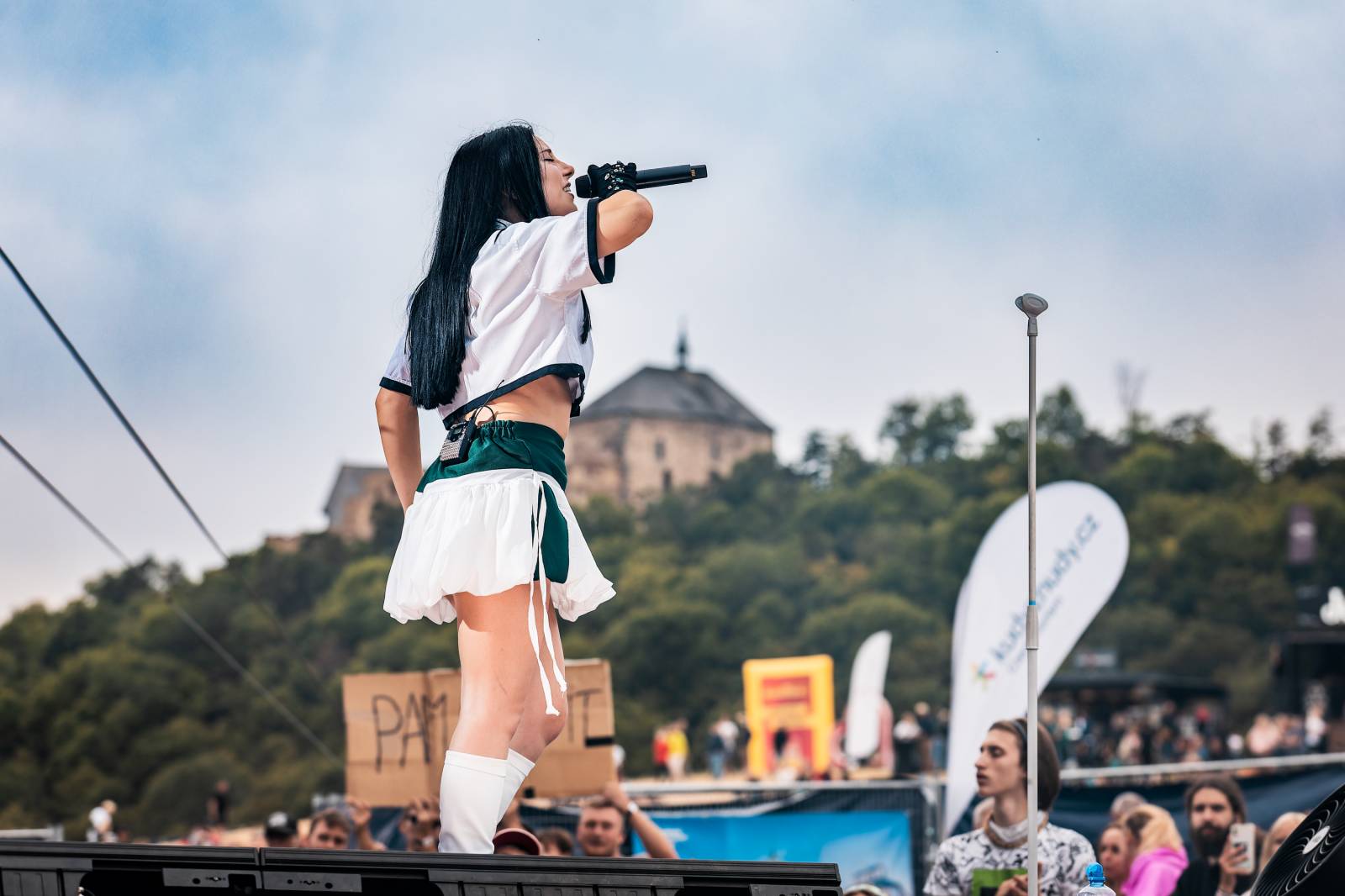 Hrady CZ se přesunuly na Točník. Dav rozvášnili Ben Cristovao, Marpo, Divokej Bill, Dymytry i Pam Rabbit