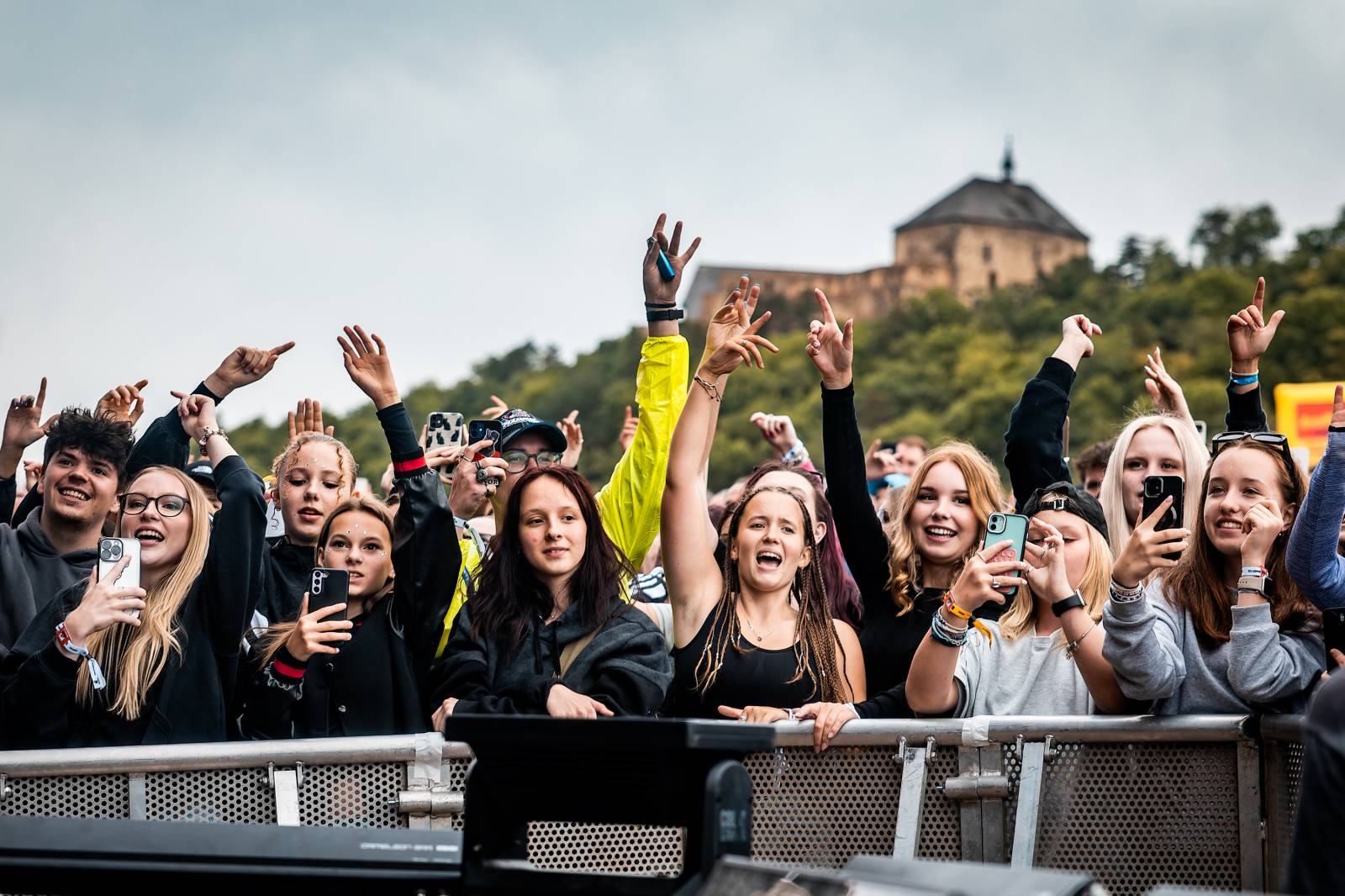 Hrady CZ se přesunuly na Točník. Dav rozvášnili Ben Cristovao, Marpo, Divokej Bill, Dymytry i Pam Rabbit
