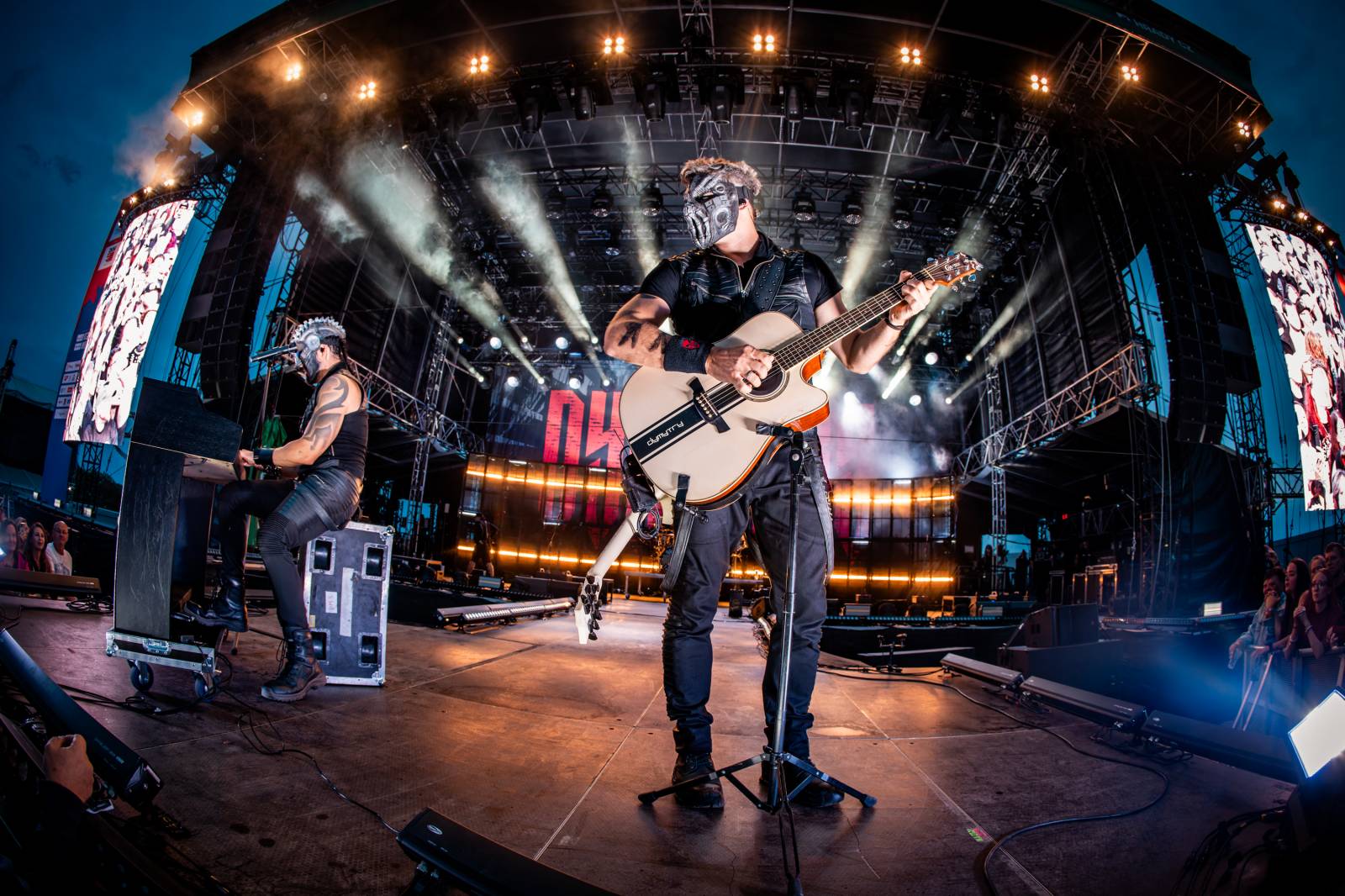 Hrady CZ se přesunuly na Točník. Dav rozvášnili Ben Cristovao, Marpo, Divokej Bill, Dymytry i Pam Rabbit