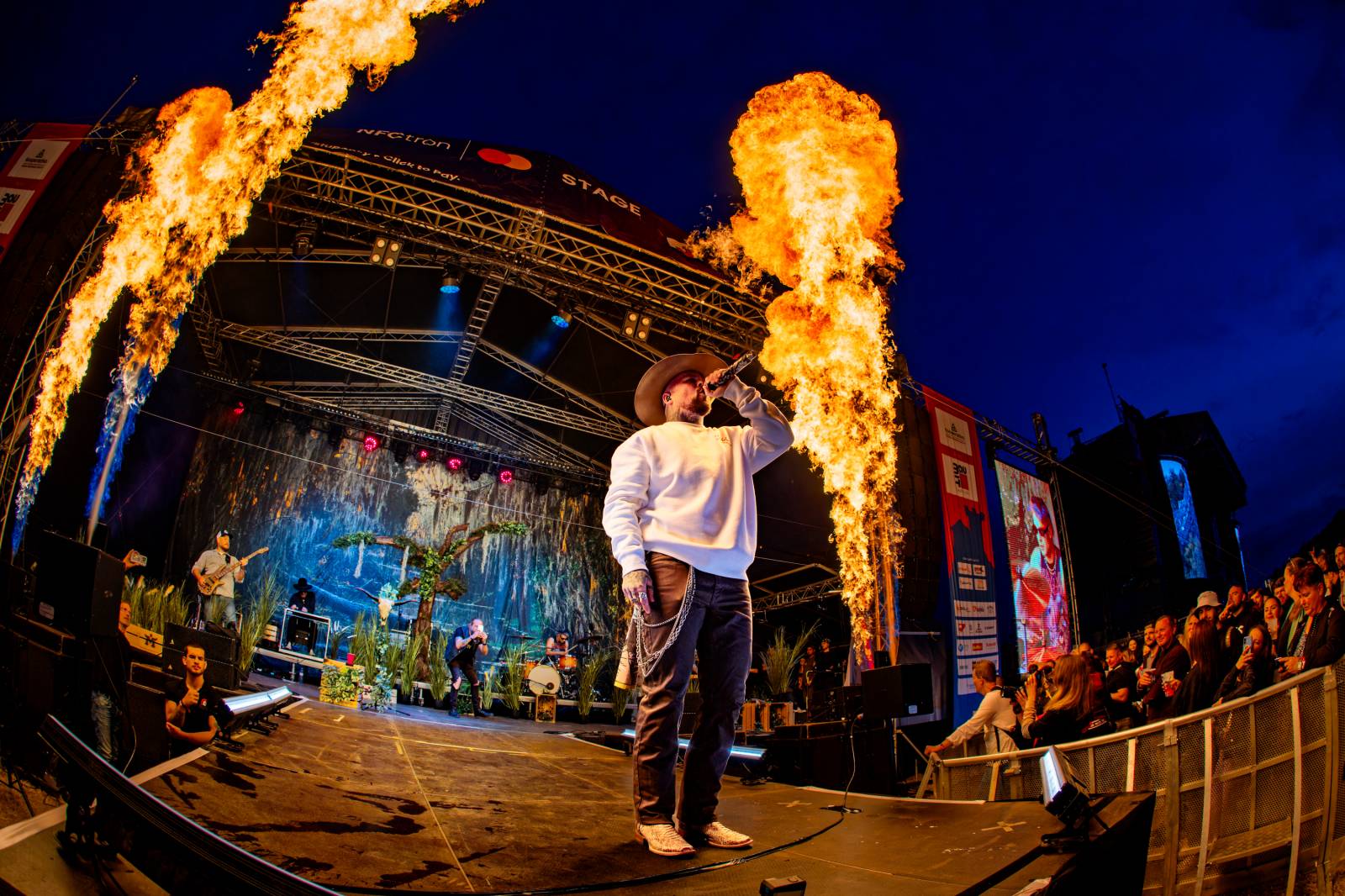 Hrady CZ se přesunuly na Točník. Dav rozvášnili Ben Cristovao, Marpo, Divokej Bill, Dymytry i Pam Rabbit