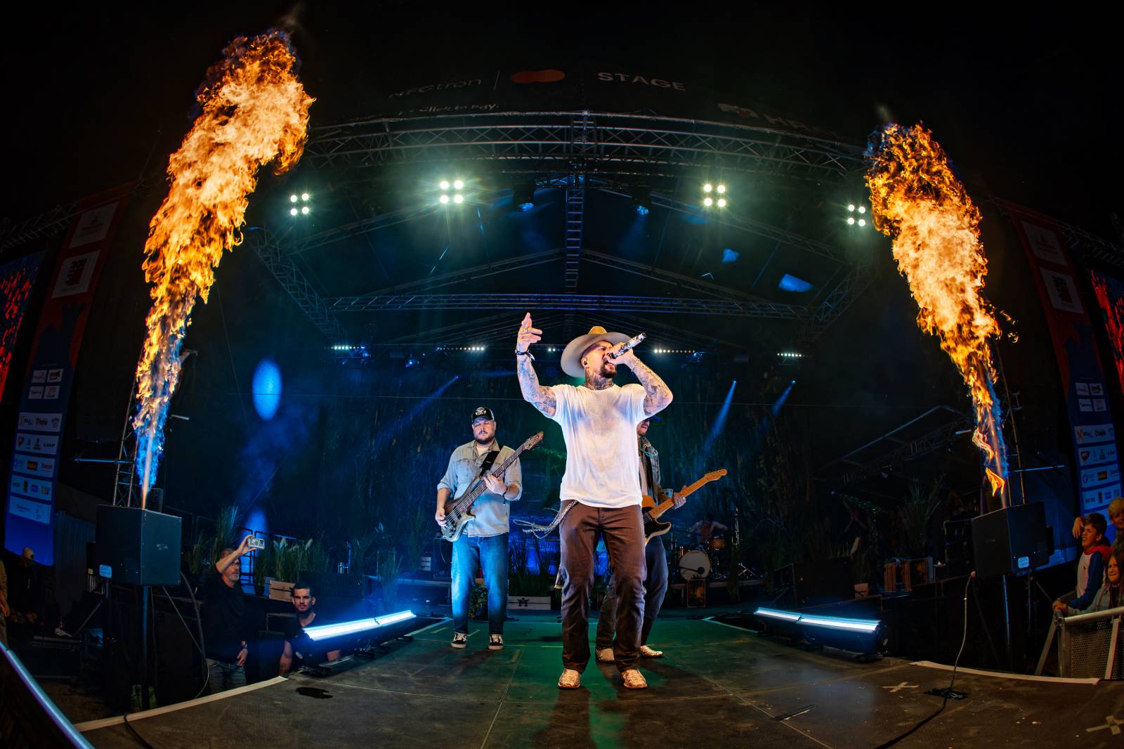 Hrady CZ se přesunuly na Točník. Dav rozvášnili Ben Cristovao, Marpo, Divokej Bill, Dymytry i Pam Rabbit