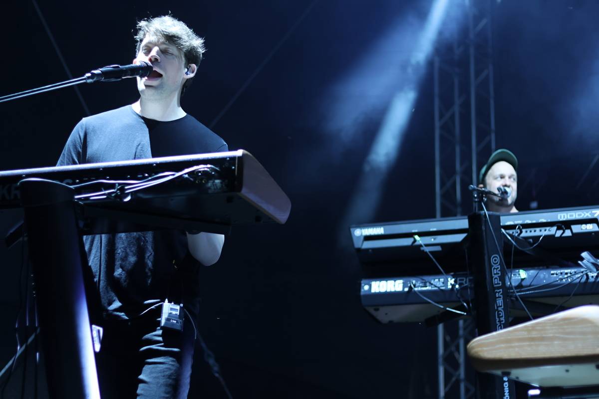 Festival Groove Brno pokračoval v rytmu skladeb Dirty Loops, Candy Dulfer a B-Side Bandu