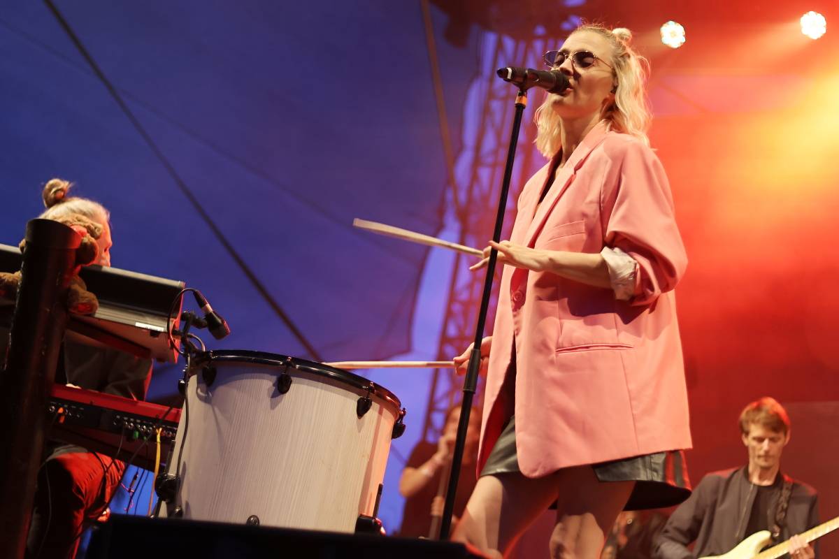 Festival Groove Brno pokračoval v rytmu skladeb Dirty Loops, Candy Dulfer a B-Side Bandu