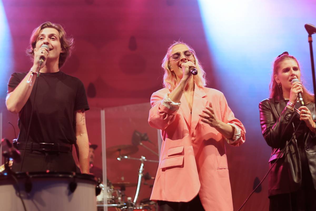 Festival Groove Brno pokračoval v rytmu skladeb Dirty Loops, Candy Dulfer a B-Side Bandu