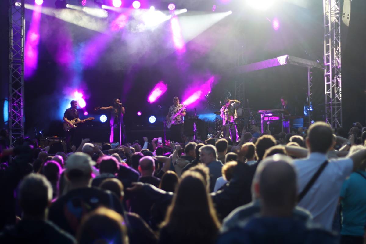 Festival Groove Brno pokračoval v rytmu skladeb Dirty Loops, Candy Dulfer a B-Side Bandu