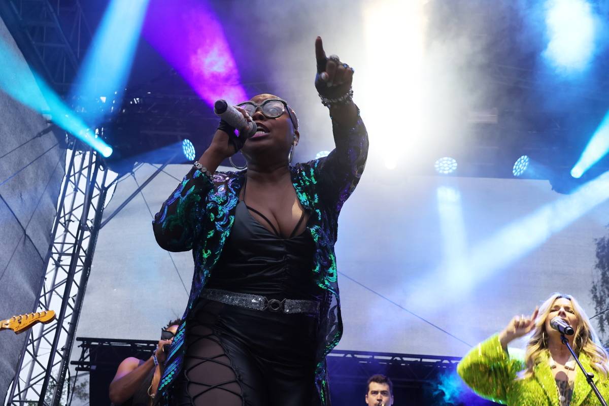 Festival Groove Brno pokračoval v rytmu skladeb Dirty Loops, Candy Dulfer a B-Side Bandu