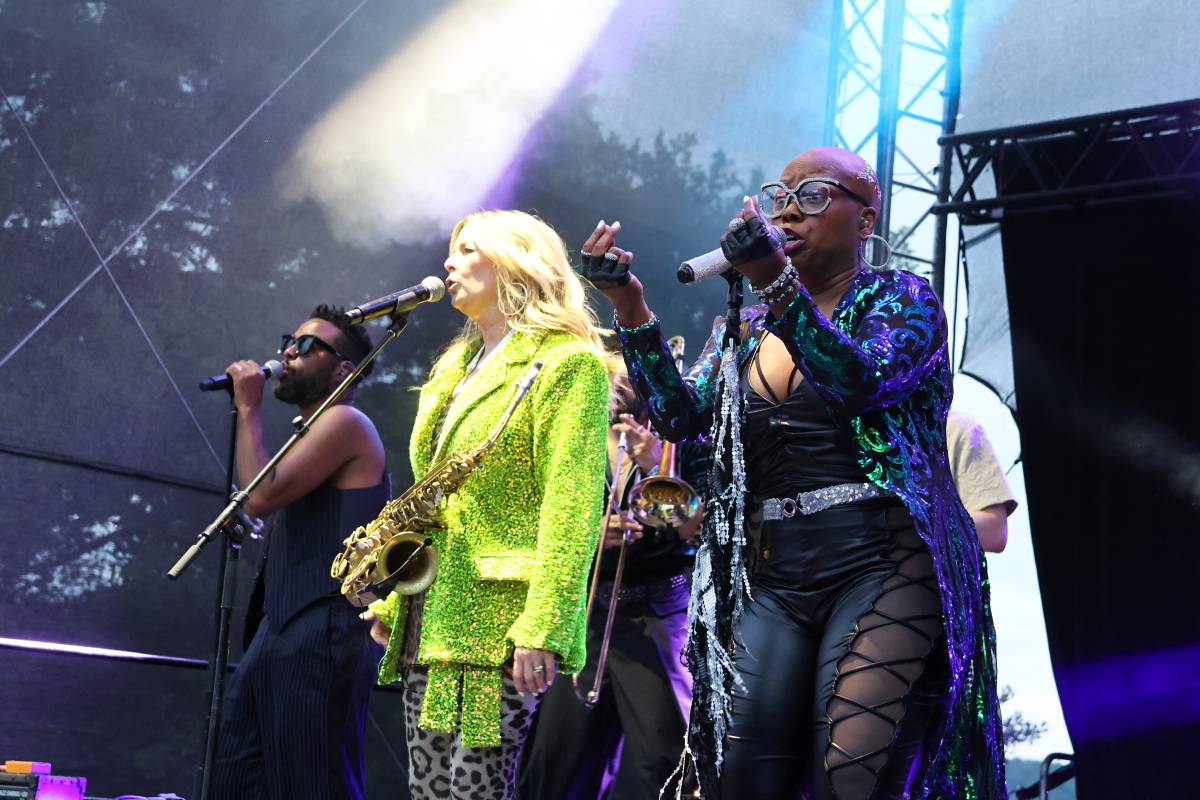 Festival Groove Brno pokračoval v rytmu skladeb Dirty Loops, Candy Dulfer a B-Side Bandu