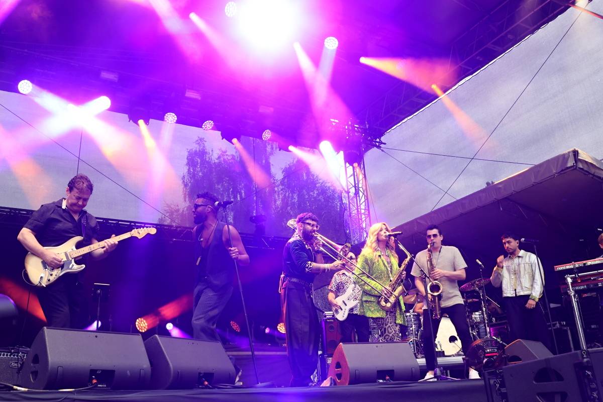 Festival Groove Brno pokračoval v rytmu skladeb Dirty Loops, Candy Dulfer a B-Side Bandu