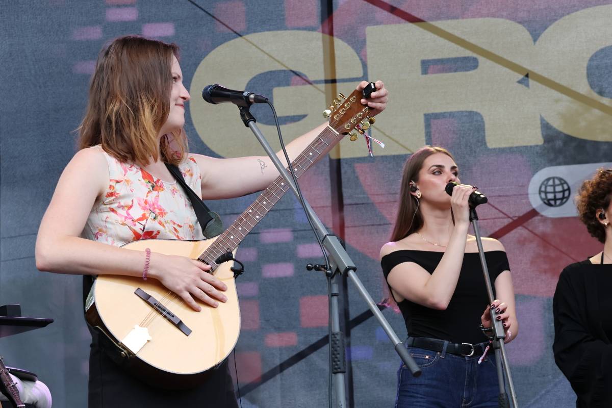 Festival Groove Brno pokračoval v rytmu skladeb Dirty Loops, Candy Dulfer a B-Side Bandu
