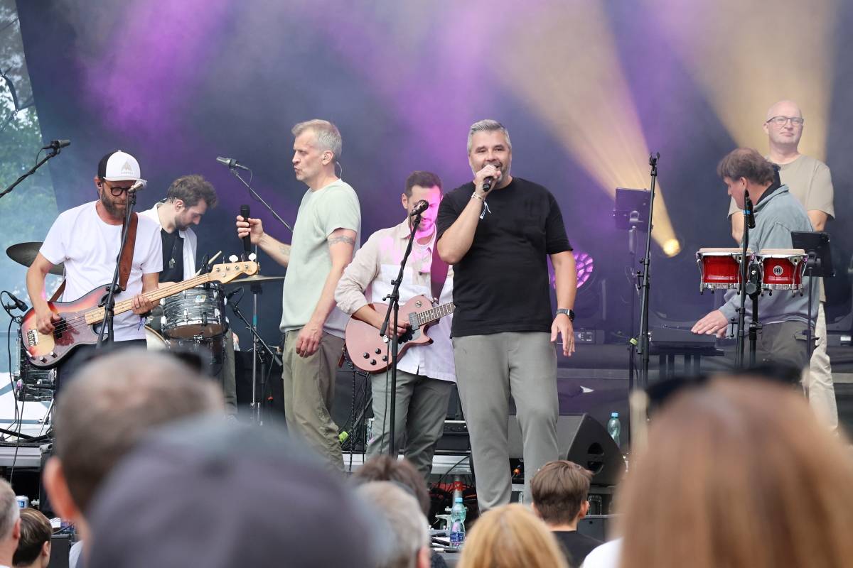 Festival Groove Brno pokračoval v rytmu skladeb Dirty Loops, Candy Dulfer a B-Side Bandu