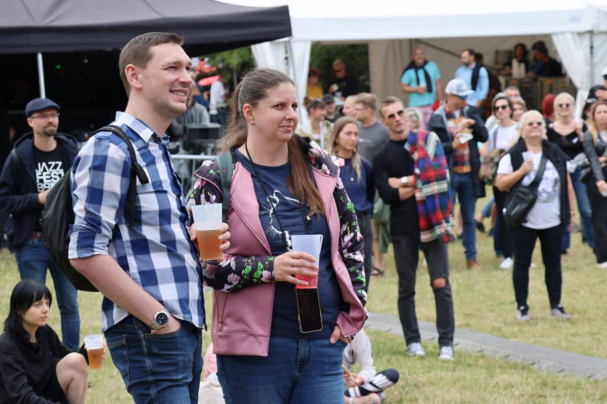 Festival Groove Brno pokračoval v rytmu skladeb Dirty Loops, Candy Dulfer a B-Side Bandu