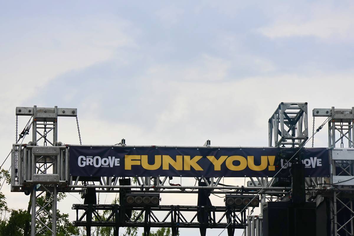 Festival Groove Brno pokračoval v rytmu skladeb Dirty Loops, Candy Dulfer a B-Side Bandu