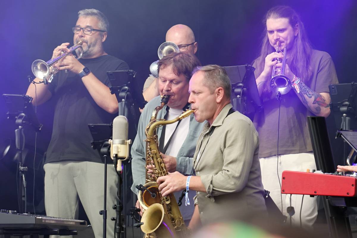 Festival Groove Brno pokračoval v rytmu skladeb Dirty Loops, Candy Dulfer a B-Side Bandu