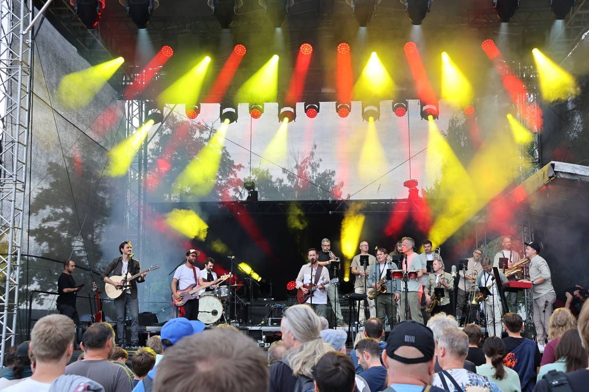 Festival Groove Brno pokračoval v rytmu skladeb Dirty Loops, Candy Dulfer a B-Side Bandu