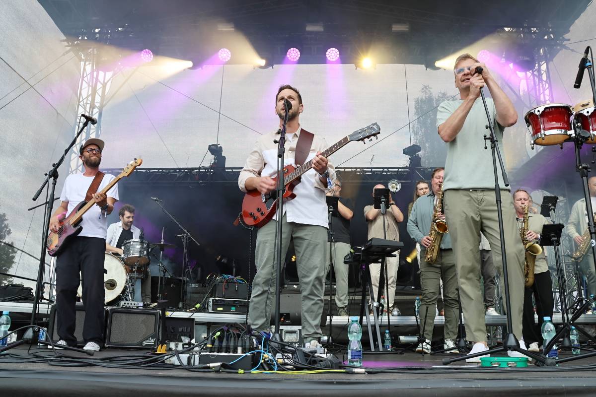 Festival Groove Brno pokračoval v rytmu skladeb Dirty Loops, Candy Dulfer a B-Side Bandu