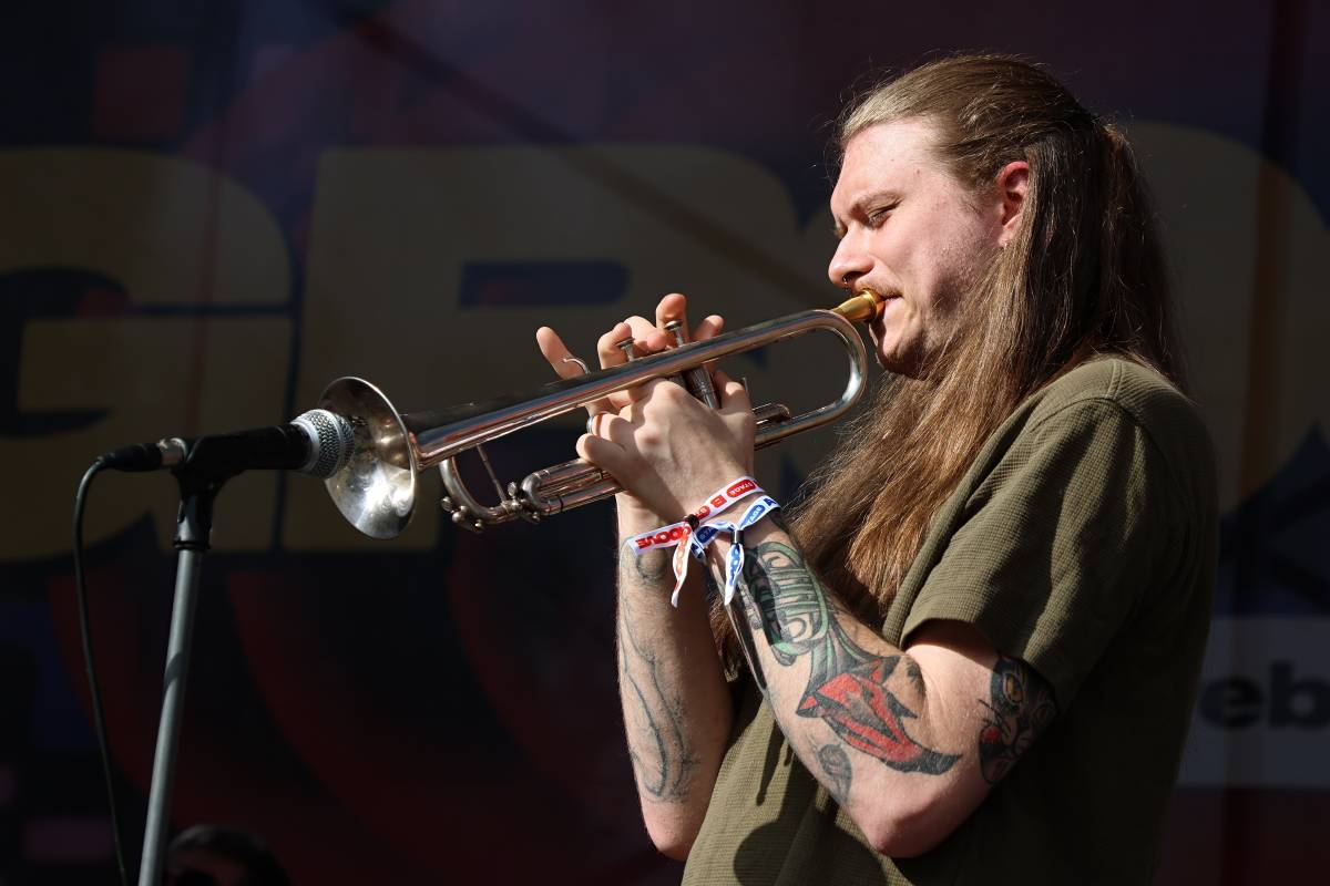 Festival Groove Brno pokračoval v rytmu skladeb Dirty Loops, Candy Dulfer a B-Side Bandu