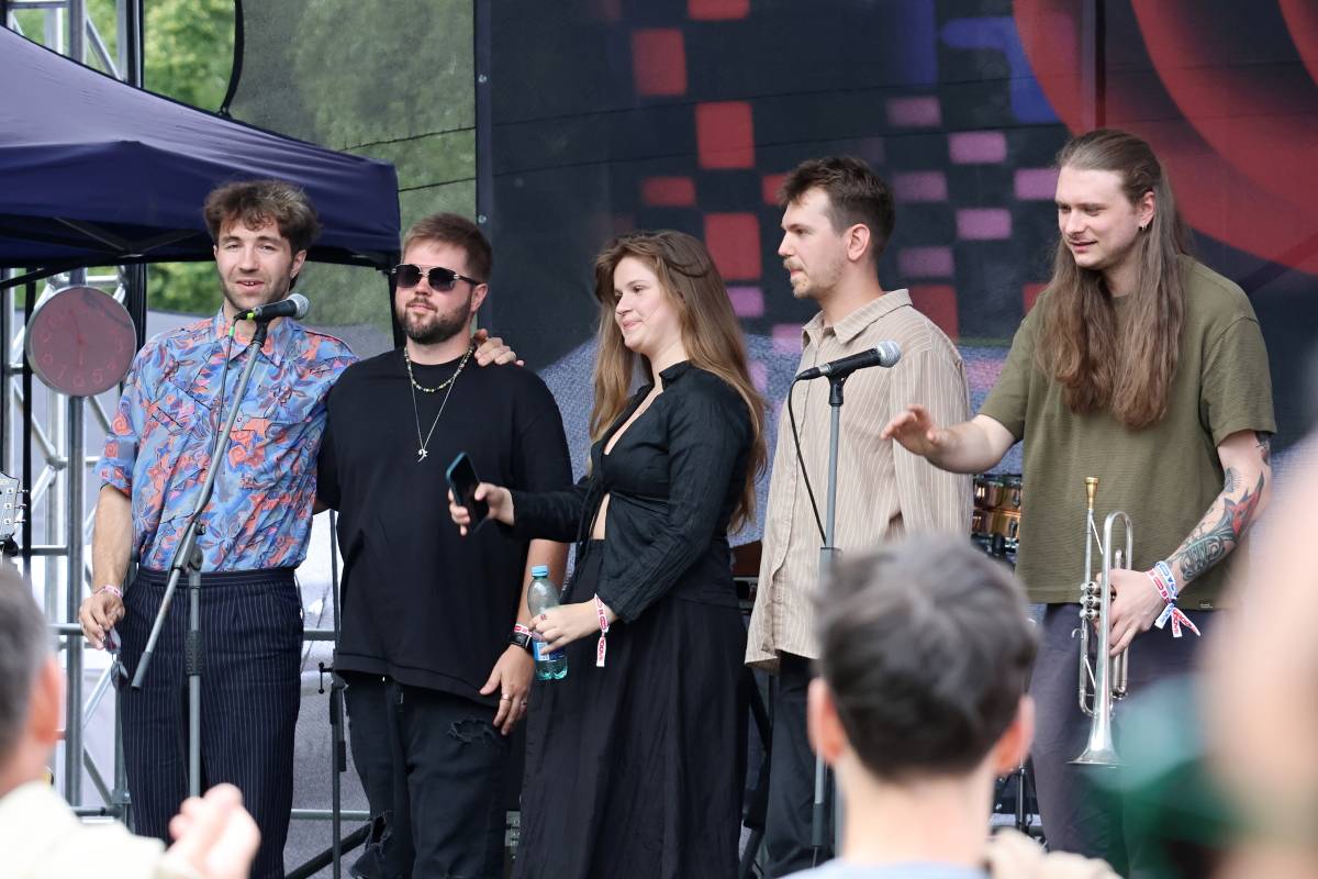 Festival Groove Brno pokračoval v rytmu skladeb Dirty Loops, Candy Dulfer a B-Side Bandu