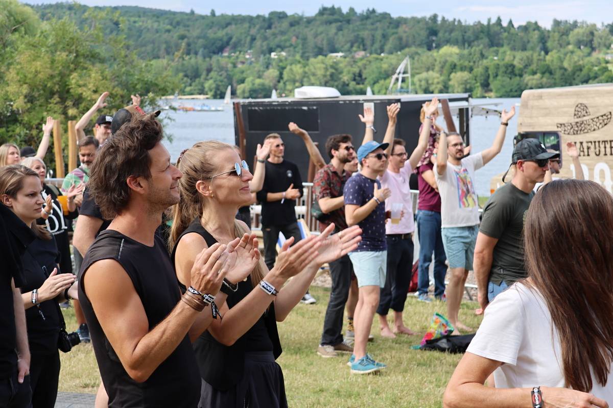 Festival Groove Brno pokračoval v rytmu skladeb Dirty Loops, Candy Dulfer a B-Side Bandu