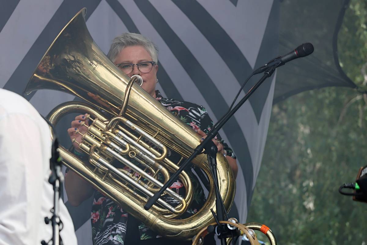 Festival Groove Brno pokračoval v rytmu skladeb Dirty Loops, Candy Dulfer a B-Side Bandu