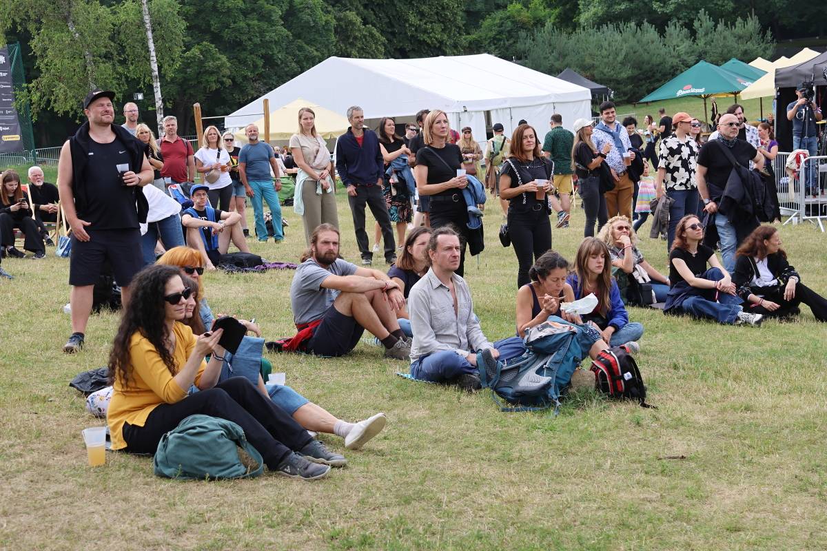 Festival Groove Brno pokračoval v rytmu skladeb Dirty Loops, Candy Dulfer a B-Side Bandu