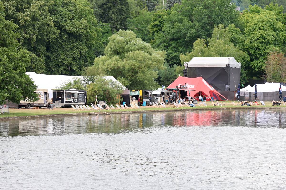 Festival Groove Brno pokračoval v rytmu skladeb Dirty Loops, Candy Dulfer a B-Side Bandu