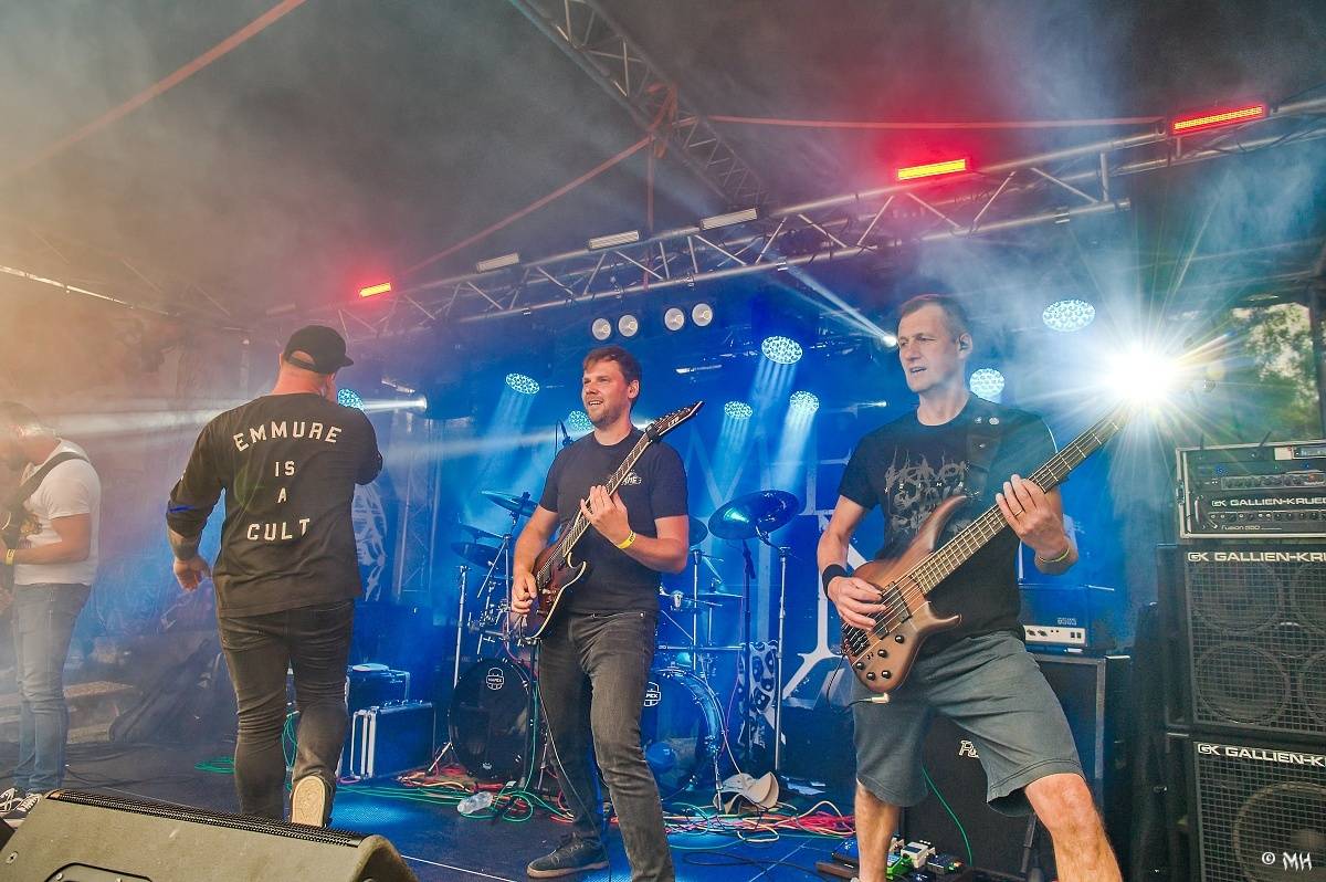 Druhému dni Destroy Festu nepřálo počasí. Metalové fanoušky bavili Sinner Self, Modern Age Dying nebo Pilsentura