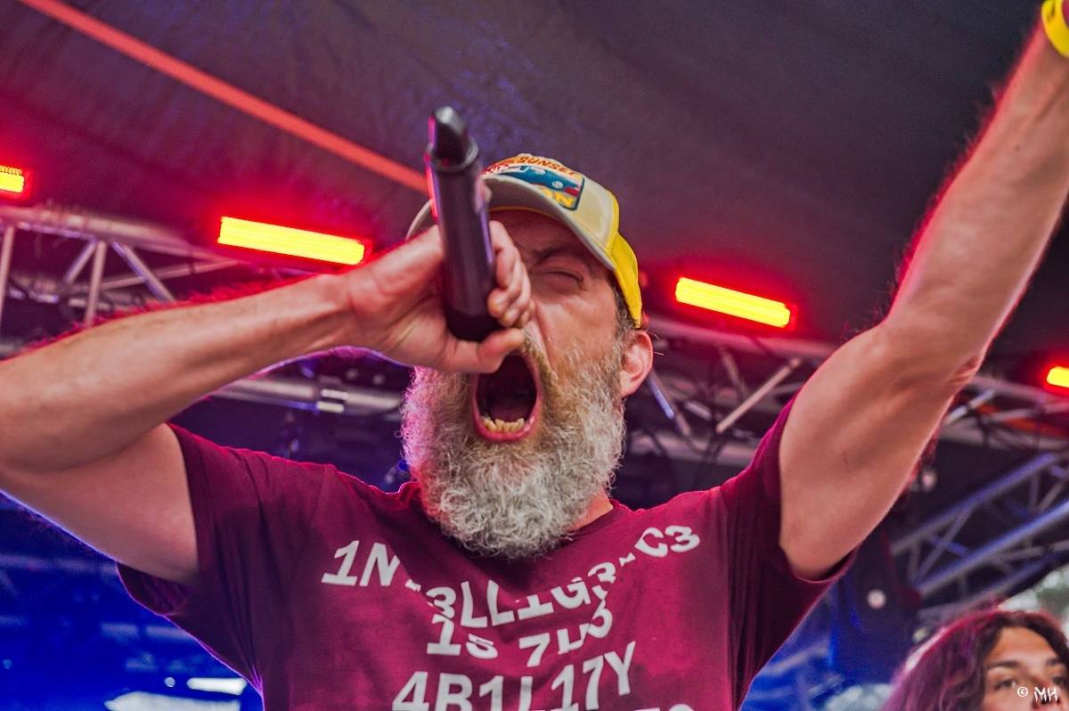 Druhému dni Destroy Festu nepřálo počasí. Metalové fanoušky bavili Sinner Self, Modern Age Dying nebo Pilsentura