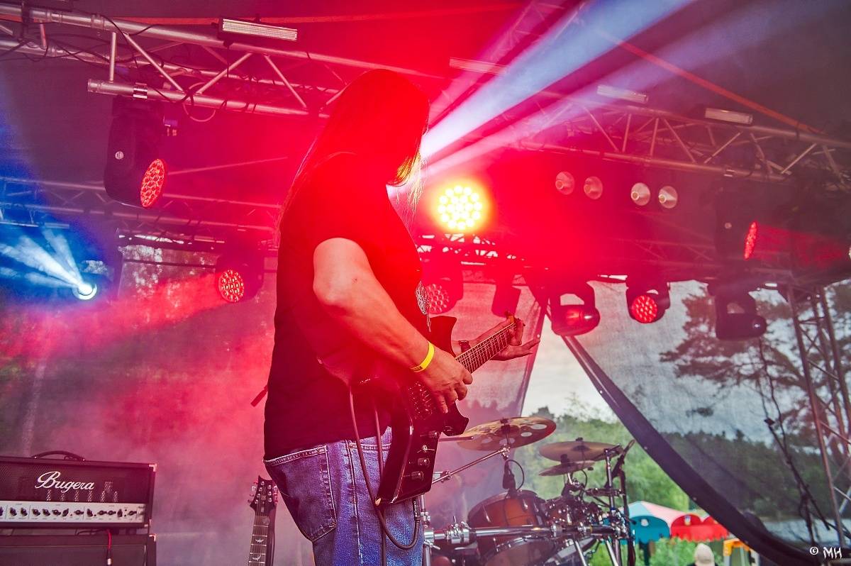 Druhému dni Destroy Festu nepřálo počasí. Metalové fanoušky bavili Sinner Self, Modern Age Dying nebo Pilsentura