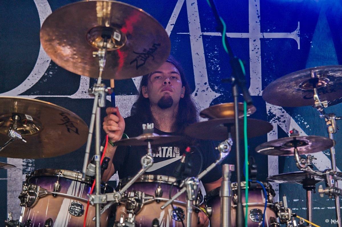 Druhému dni Destroy Festu nepřálo počasí. Metalové fanoušky bavili Sinner Self, Modern Age Dying nebo Pilsentura