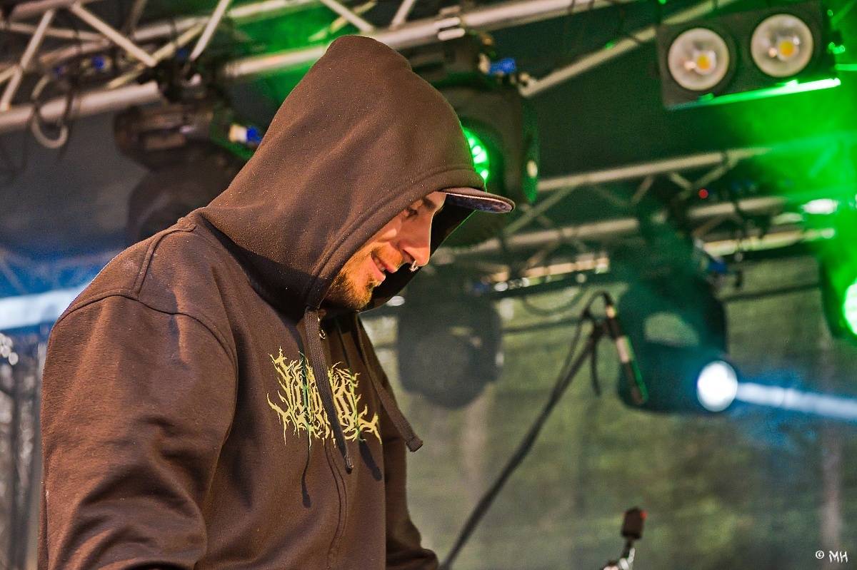 Druhému dni Destroy Festu nepřálo počasí. Metalové fanoušky bavili Sinner Self, Modern Age Dying nebo Pilsentura