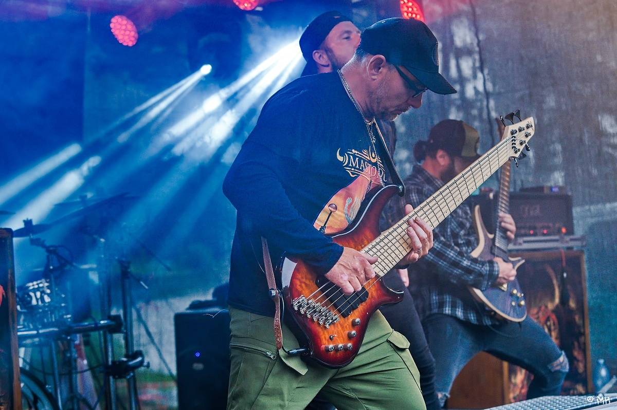 Druhému dni Destroy Festu nepřálo počasí. Metalové fanoušky bavili Sinner Self, Modern Age Dying nebo Pilsentura