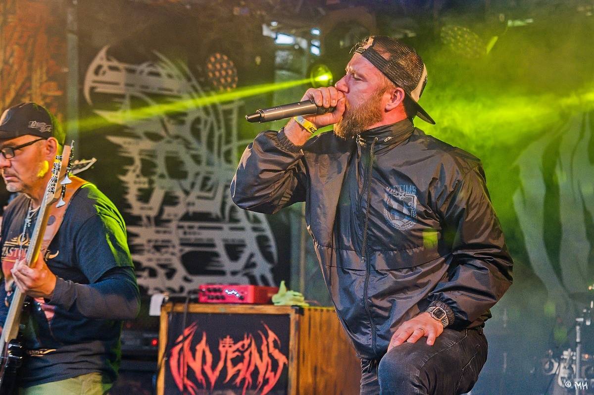 Druhému dni Destroy Festu nepřálo počasí. Metalové fanoušky bavili Sinner Self, Modern Age Dying nebo Pilsentura