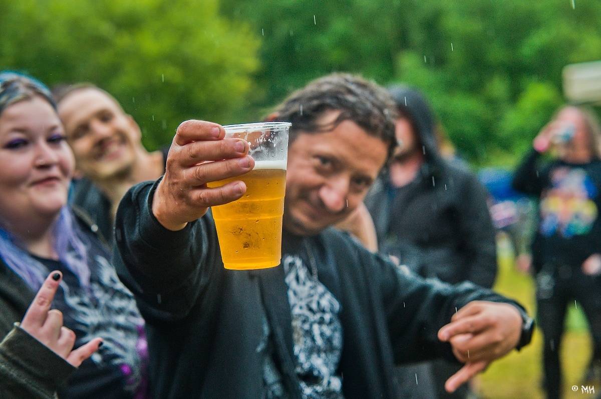 Druhému dni Destroy Festu nepřálo počasí. Metalové fanoušky bavili Sinner Self, Modern Age Dying nebo Pilsentura