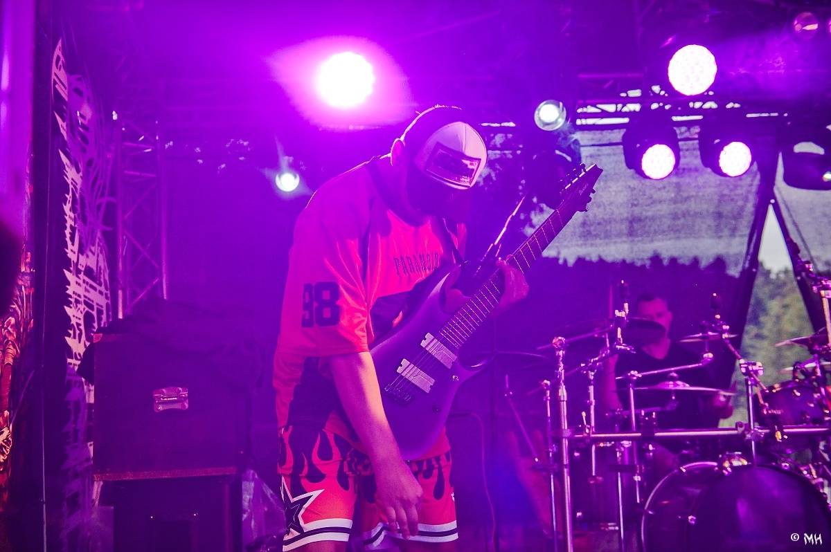 Druhému dni Destroy Festu nepřálo počasí. Metalové fanoušky bavili Sinner Self, Modern Age Dying nebo Pilsentura