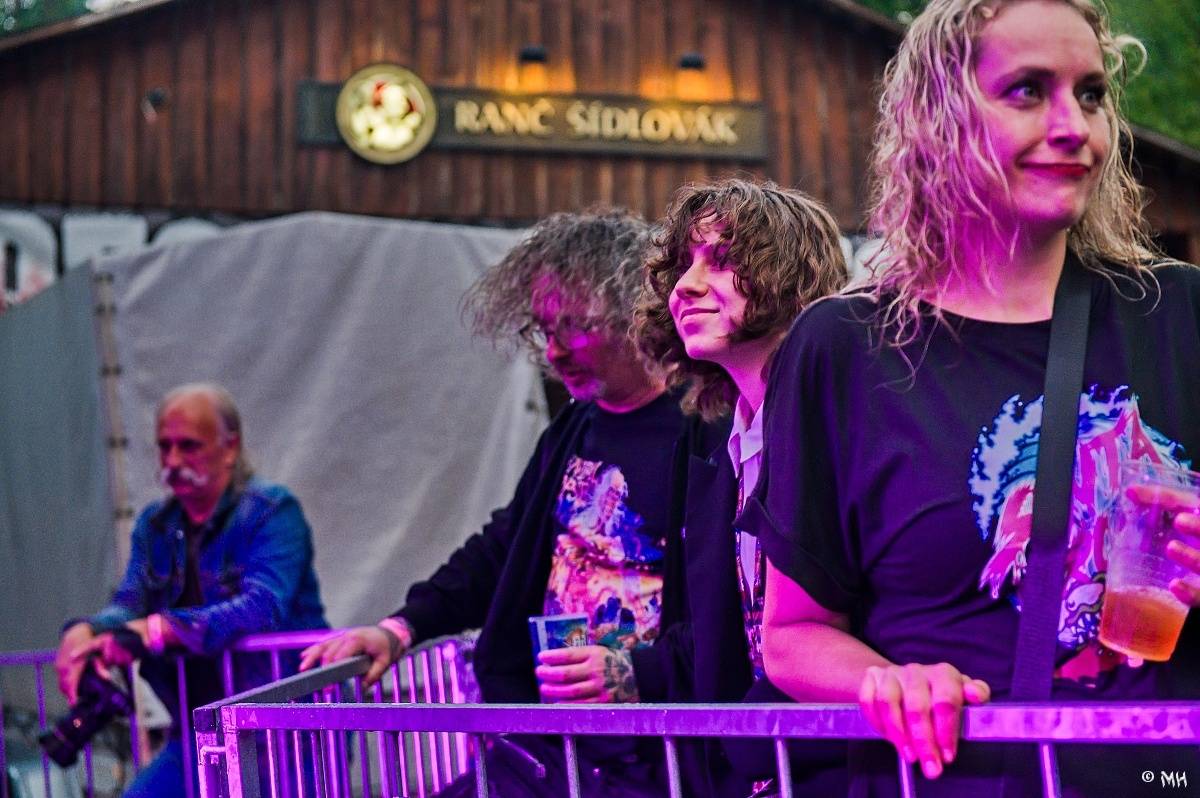 Druhému dni Destroy Festu nepřálo počasí. Metalové fanoušky bavili Sinner Self, Modern Age Dying nebo Pilsentura