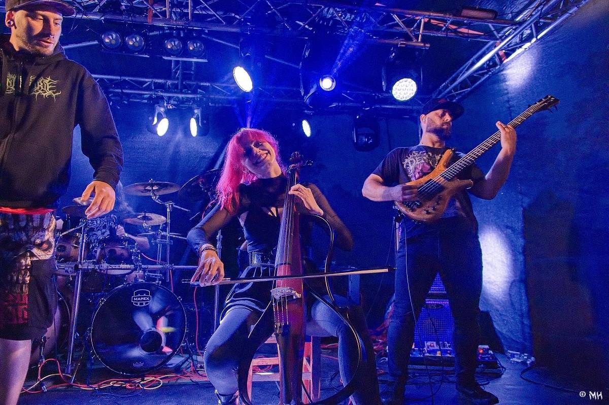 Druhému dni Destroy Festu nepřálo počasí. Metalové fanoušky bavili Sinner Self, Modern Age Dying nebo Pilsentura