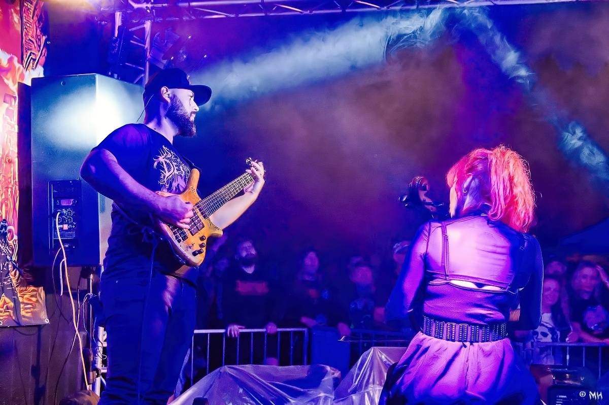 Druhému dni Destroy Festu nepřálo počasí. Metalové fanoušky bavili Sinner Self, Modern Age Dying nebo Pilsentura