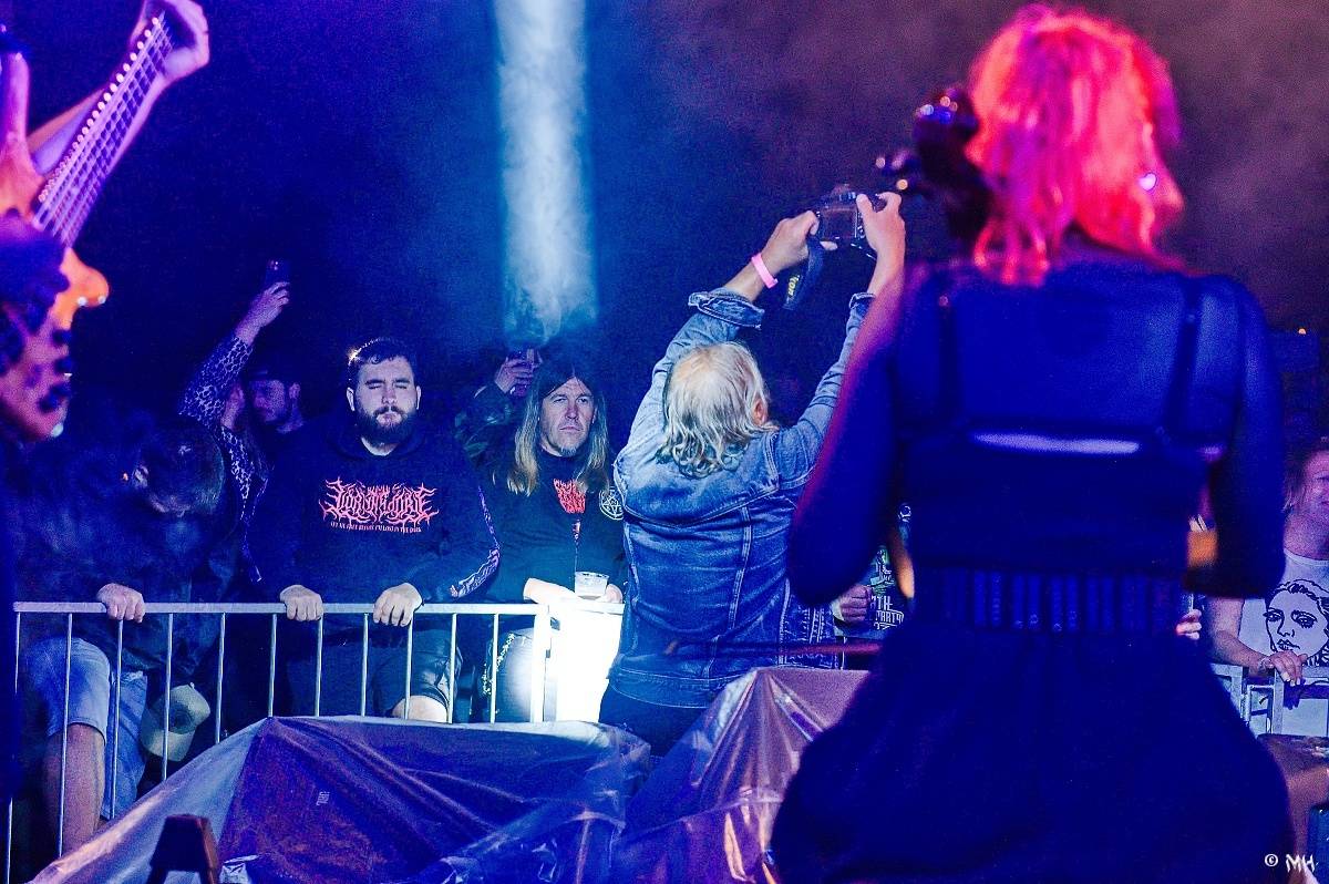 Druhému dni Destroy Festu nepřálo počasí. Metalové fanoušky bavili Sinner Self, Modern Age Dying nebo Pilsentura