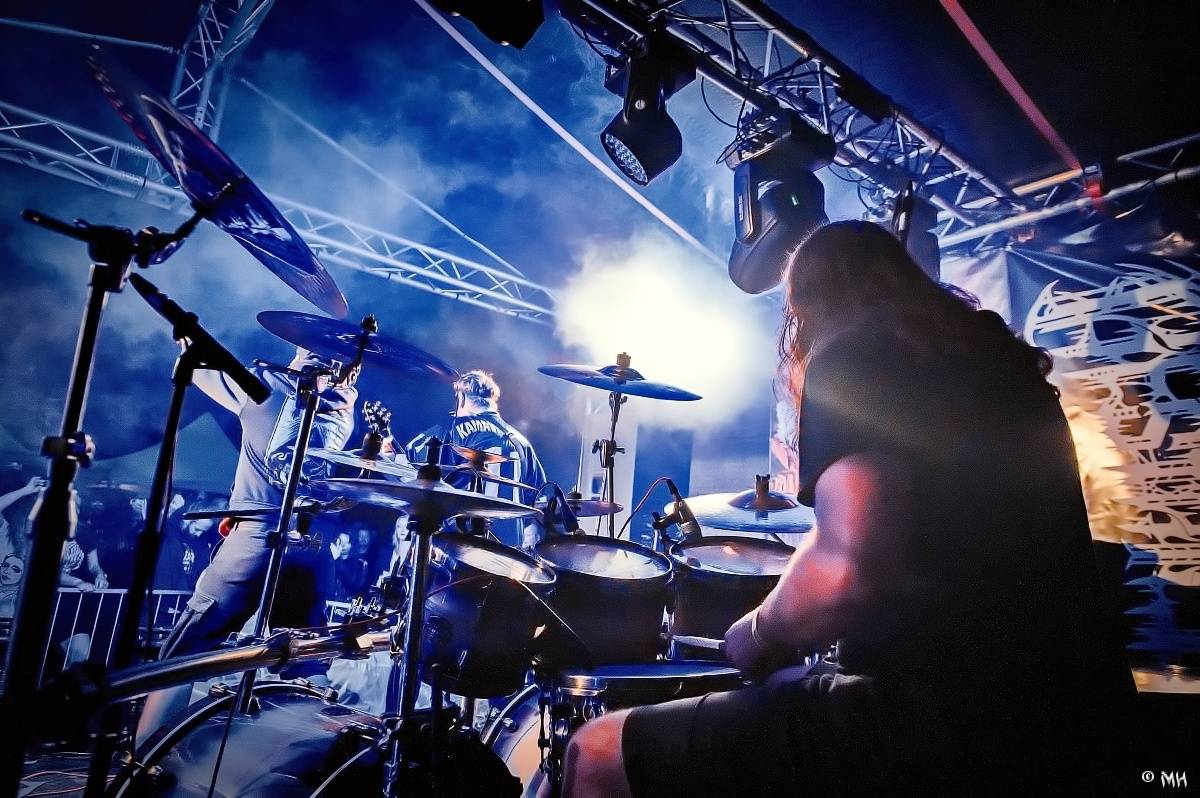 Druhému dni Destroy Festu nepřálo počasí. Metalové fanoušky bavili Sinner Self, Modern Age Dying nebo Pilsentura