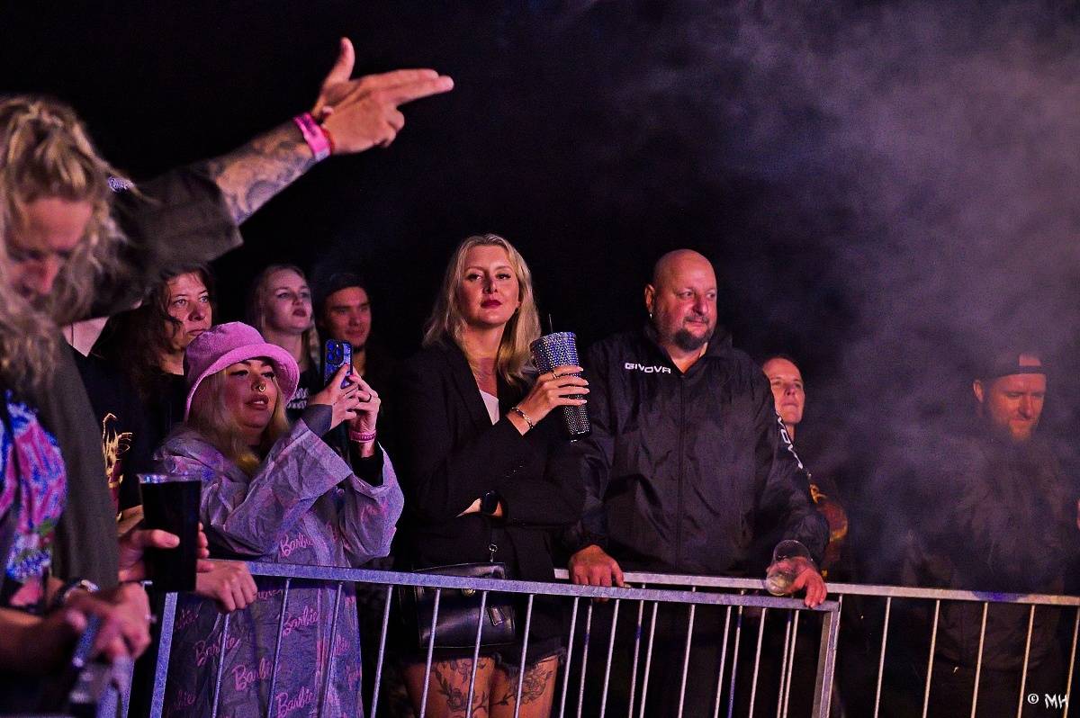 Druhému dni Destroy Festu nepřálo počasí. Metalové fanoušky bavili Sinner Self, Modern Age Dying nebo Pilsentura