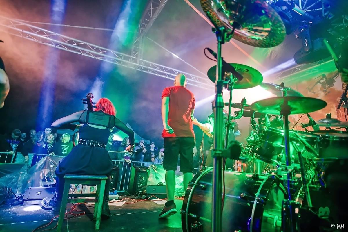 Druhému dni Destroy Festu nepřálo počasí. Metalové fanoušky bavili Sinner Self, Modern Age Dying nebo Pilsentura