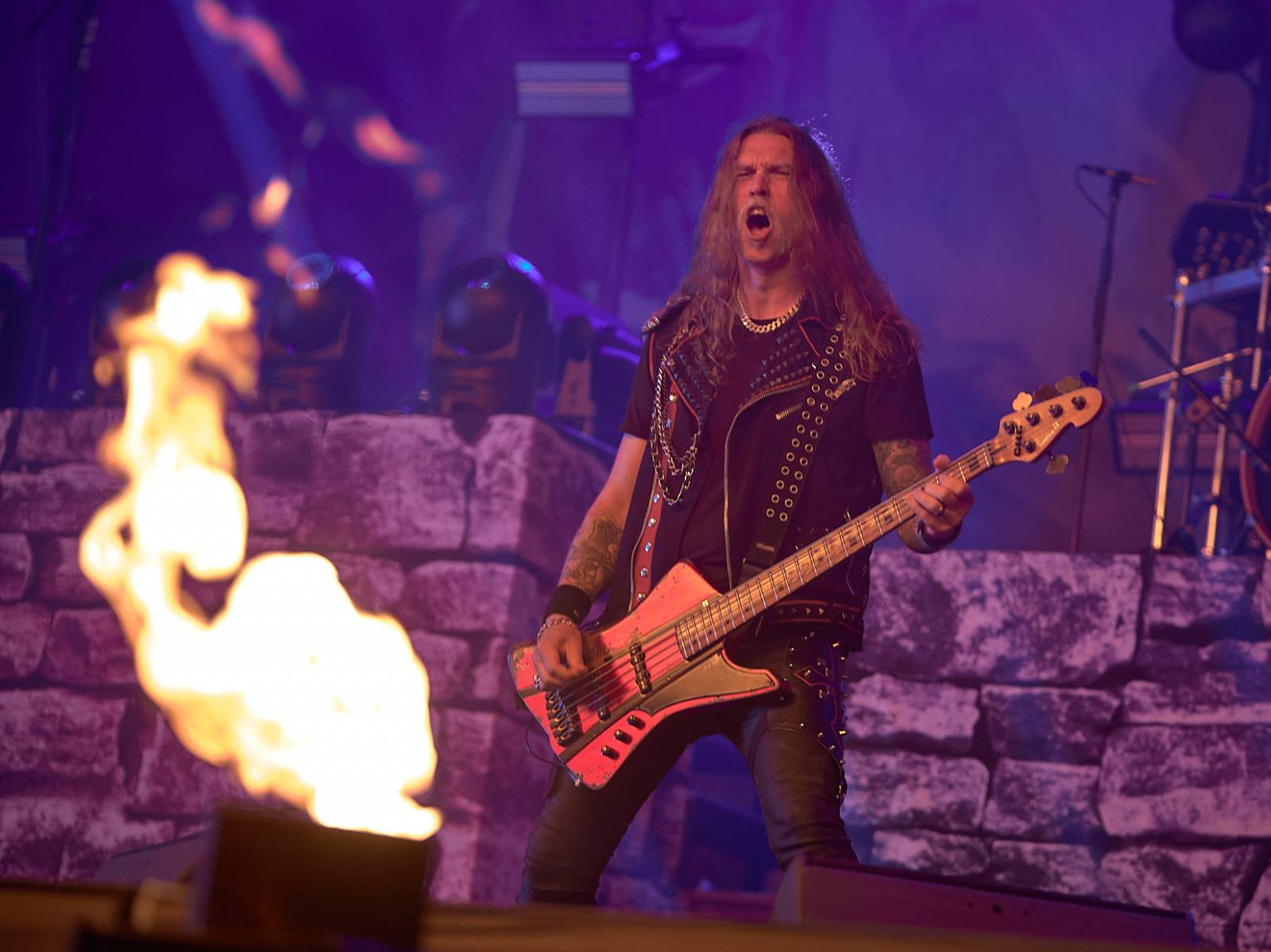 Masters of Rock, den třetí: Hammerfall vzpomínali, Floor Jansen zpívala Nightwish a Burning Witches spláchl déšť