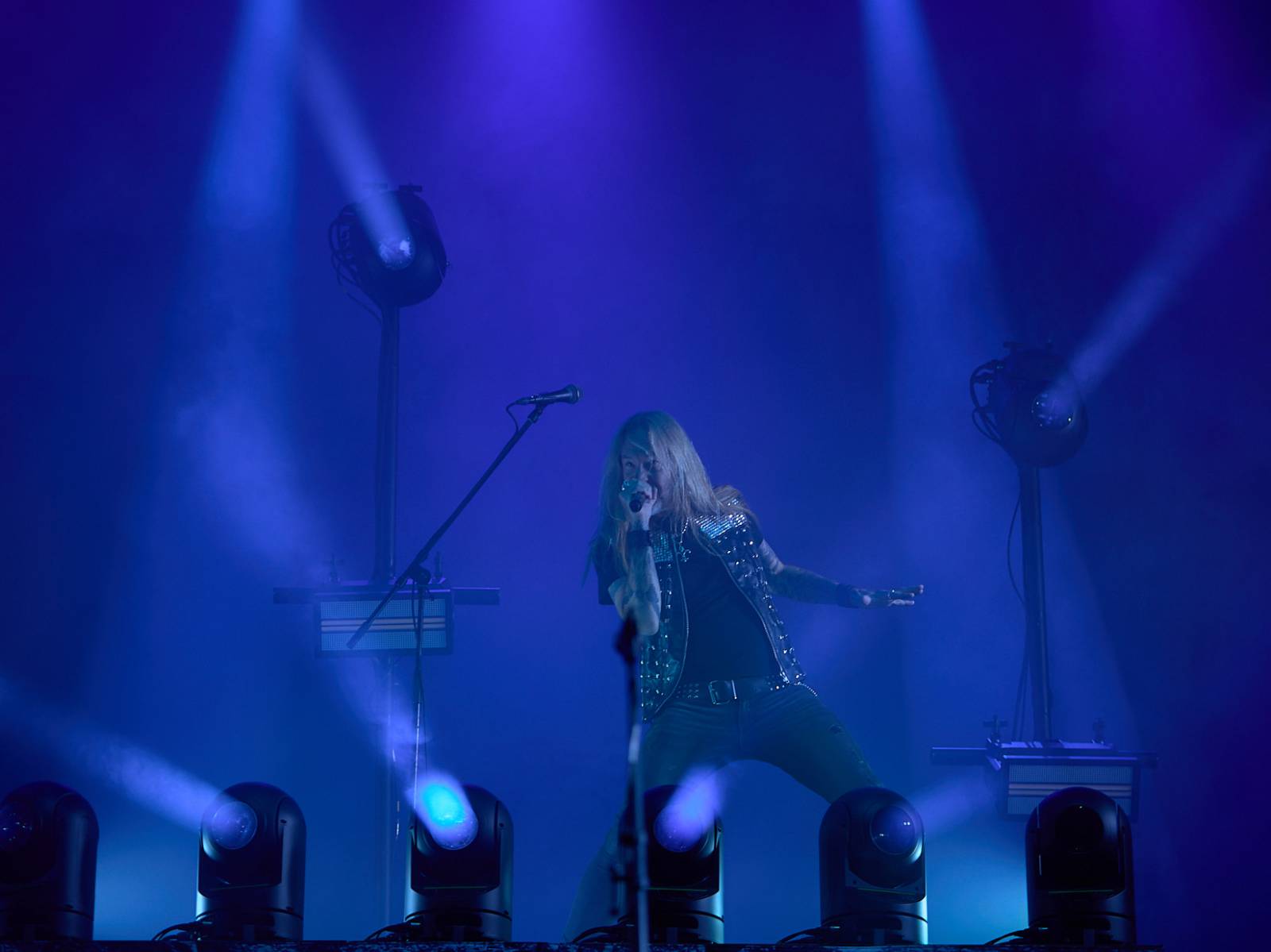 Masters of Rock, den třetí: Hammerfall vzpomínali, Floor Jansen zpívala Nightwish a Burning Witches spláchl déšť